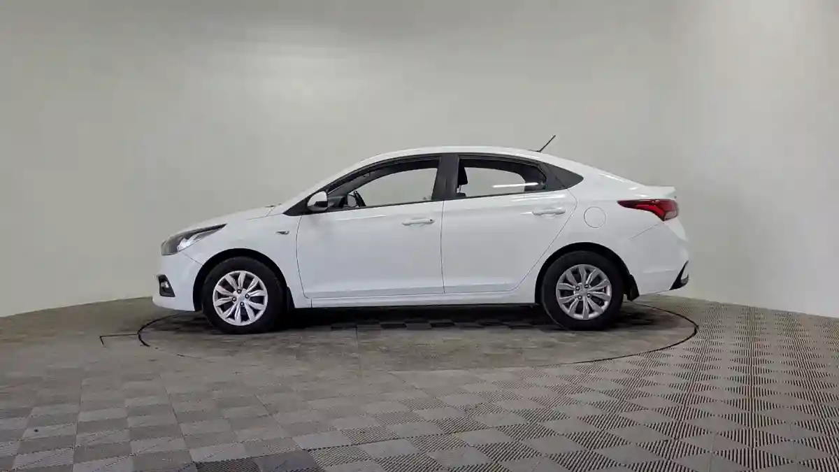 Hyundai Accent 2019 года за 7 390 000 тг. в Алматы