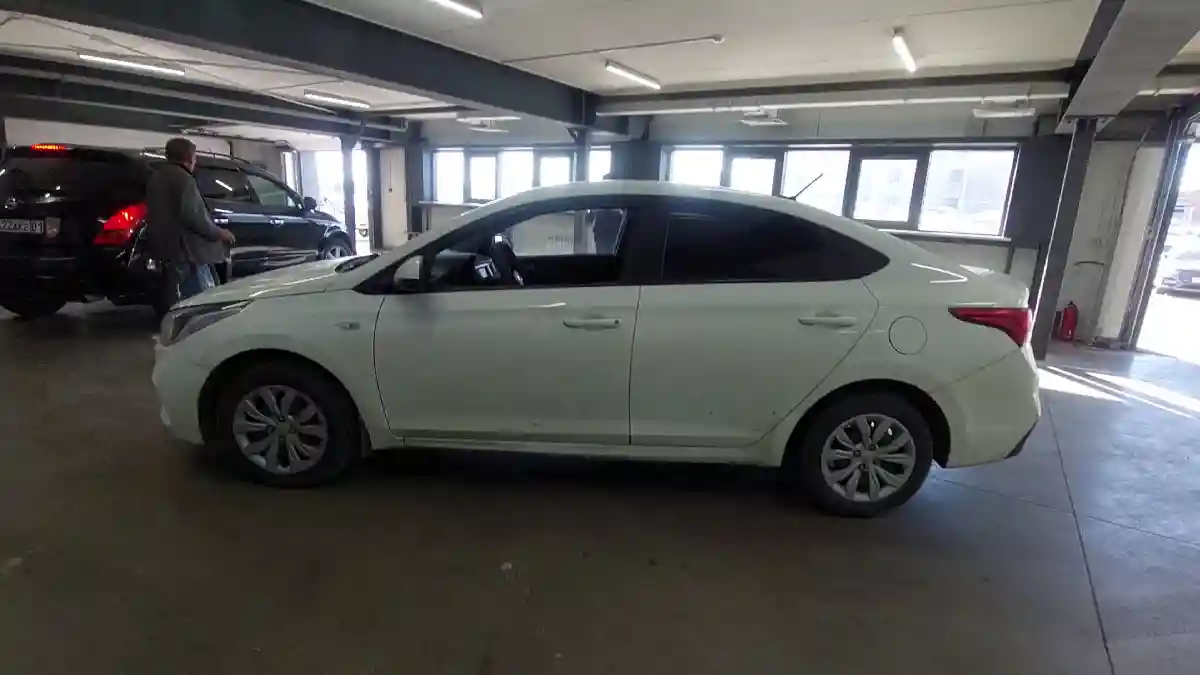 Hyundai Solaris 2019 года за 6 500 000 тг. в Астана