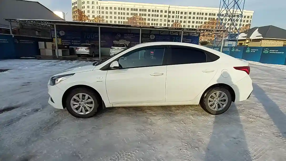 Hyundai Solaris 2019 года за 8 000 000 тг. в Шымкент