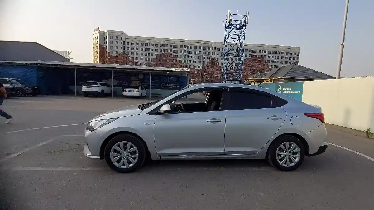 Hyundai Solaris 2021 года за 8 000 000 тг. в Шымкент