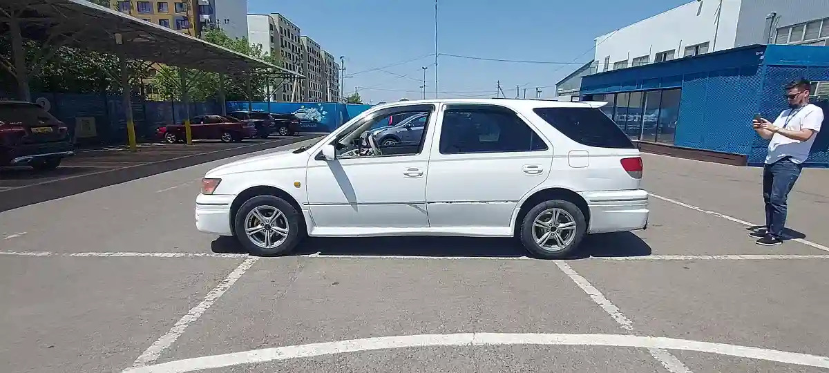 Toyota Vista 1998 года за 2 500 000 тг. в Алматы