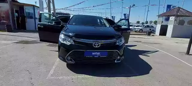 Toyota Camry 2015 года за 9 490 000 тг. в Уральск